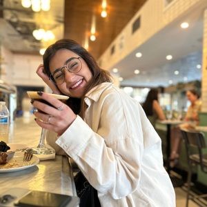 Meet your Posher, Leen